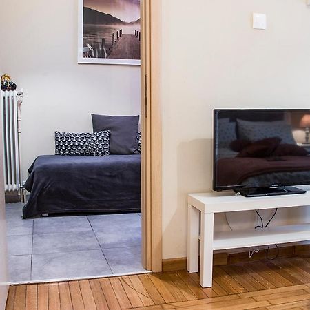 City Stay Close To The Metro A Charming Flat Афины Экстерьер фото