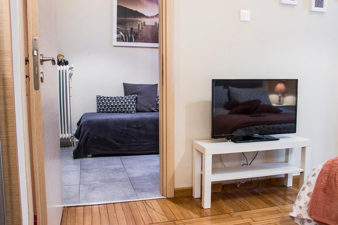 City Stay Close To The Metro A Charming Flat Афины Экстерьер фото