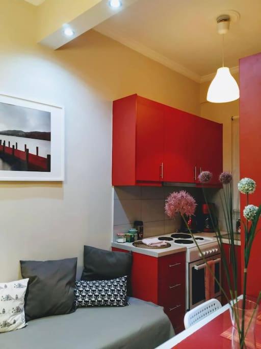 City Stay Close To The Metro A Charming Flat Афины Экстерьер фото